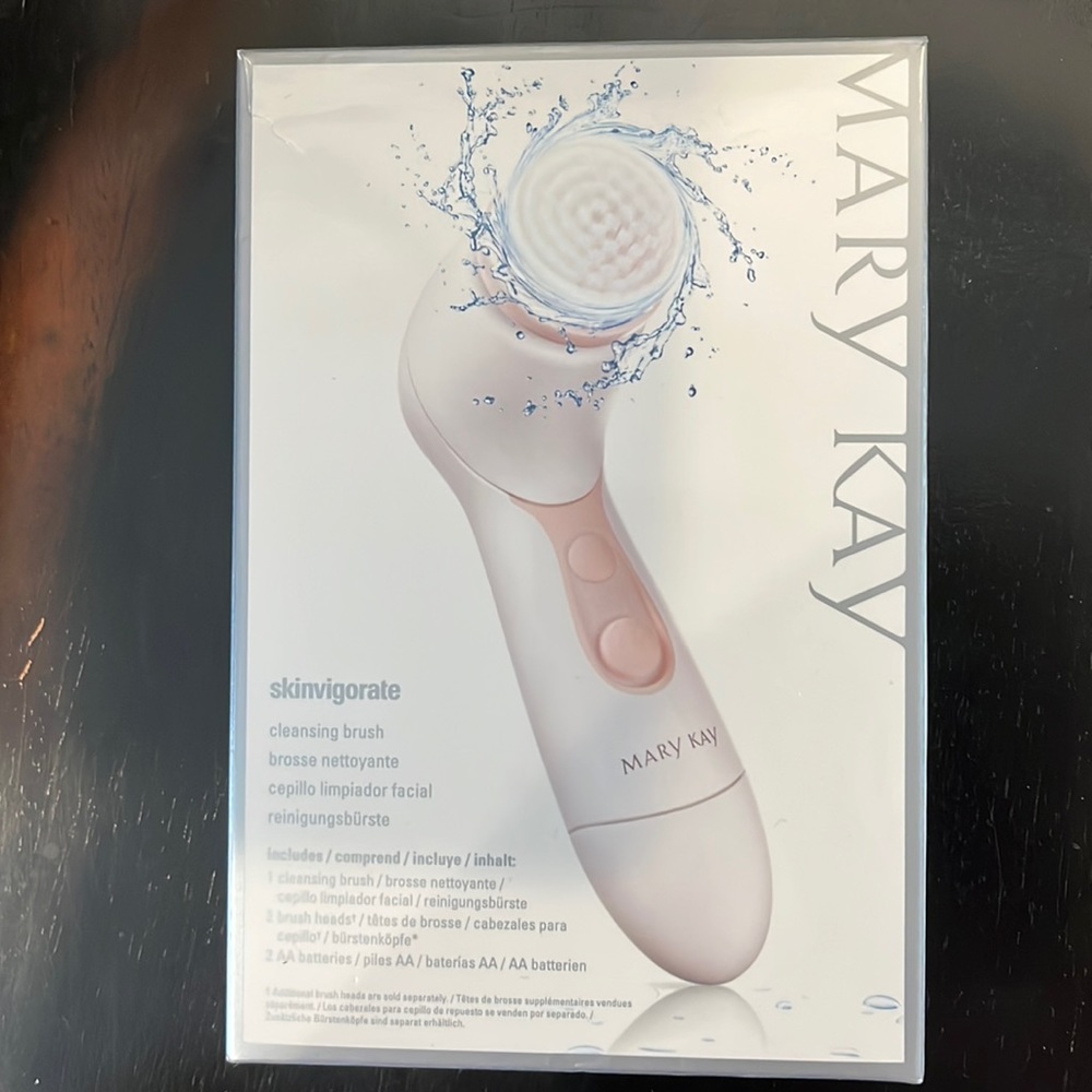 Mary Kay skinvigorate cleansing brush new